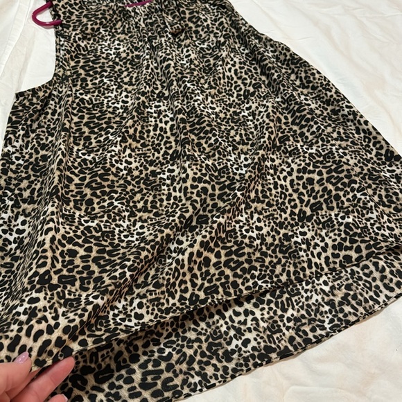 Vince Camuto leopard print tank - Picture 3 of 5